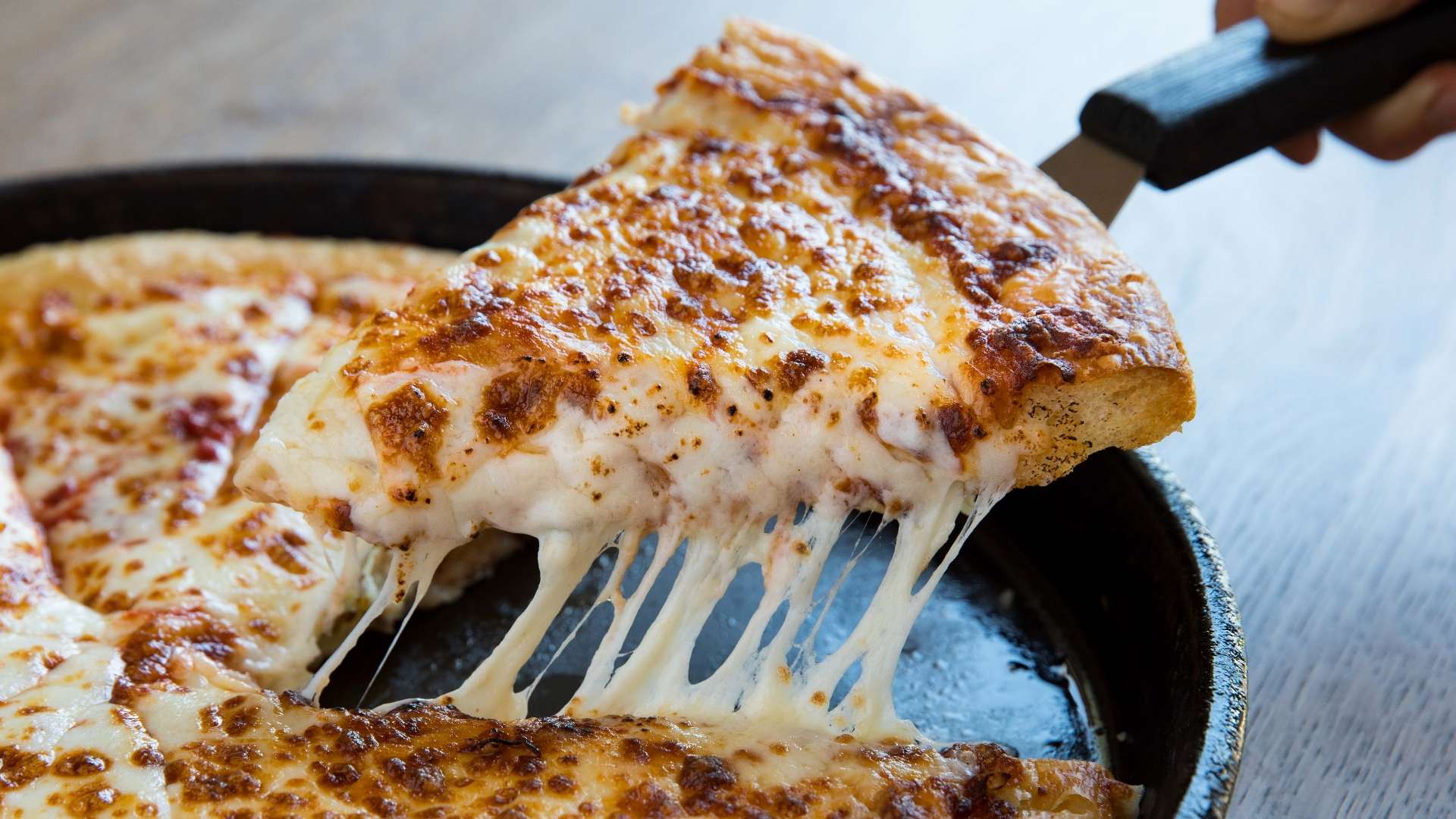 在攻防两端 在攻防两端